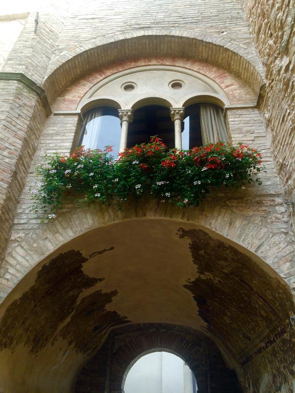 Palazzetto Bentivoglio Villa Sassoferrato Luaran gambar